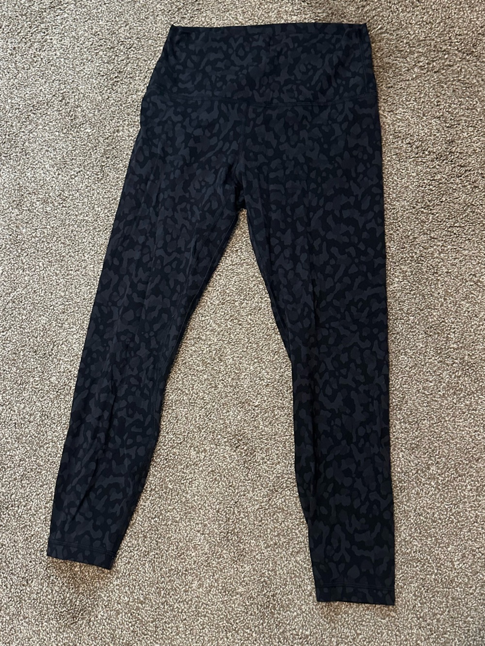 Lululemon Black Leopard Print High Rise Leggings Approx Size 8